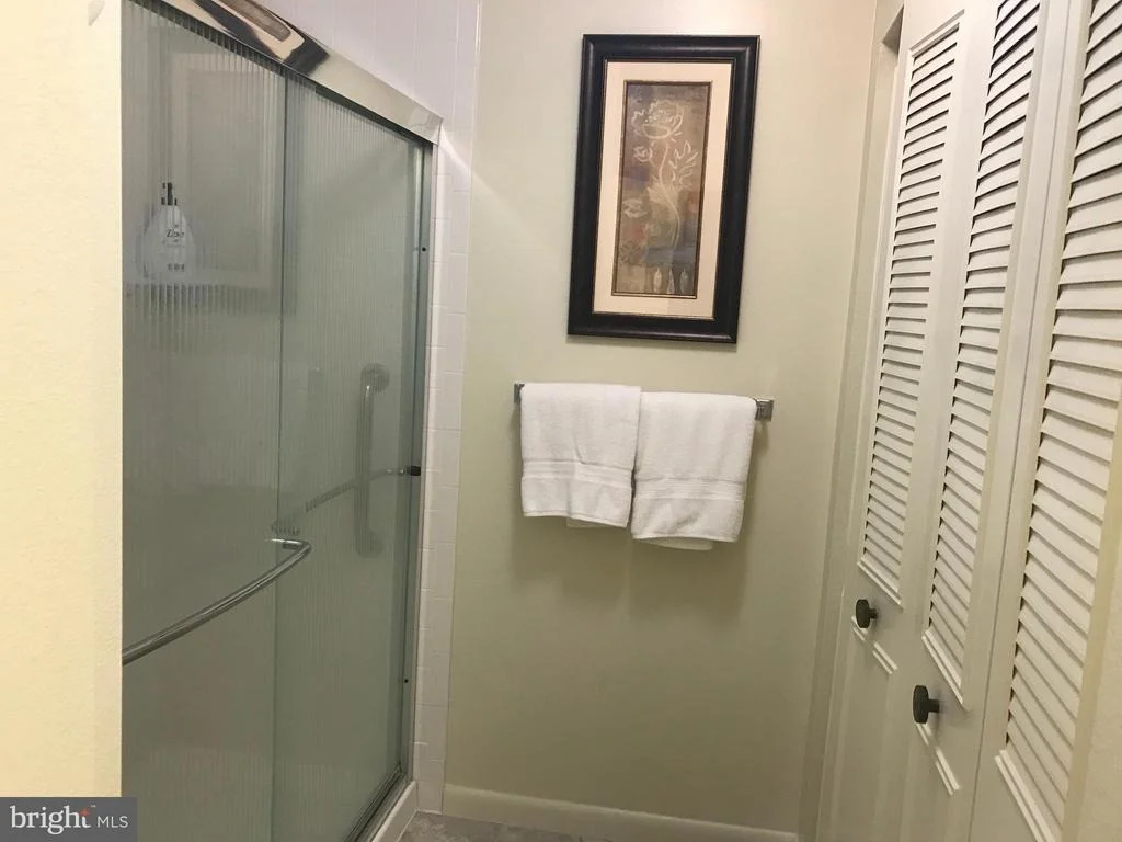 Photo of Unit 712D at 3362 GLENEAGLES DRIVE