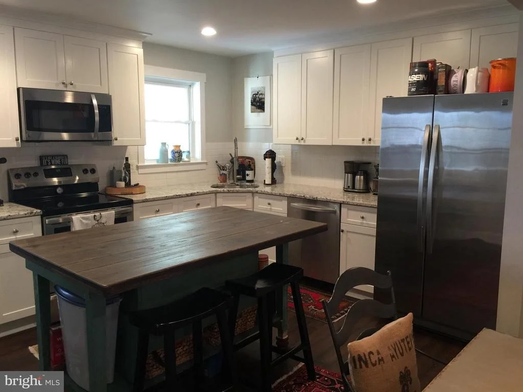 Photo of 218 E 6TH STREET E