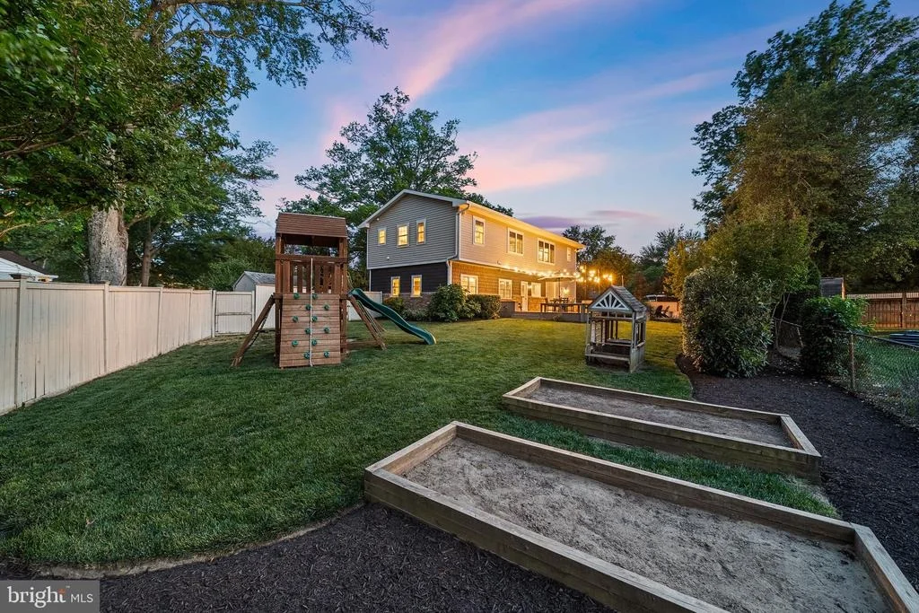 Photo of 2010 CLARK PLACE