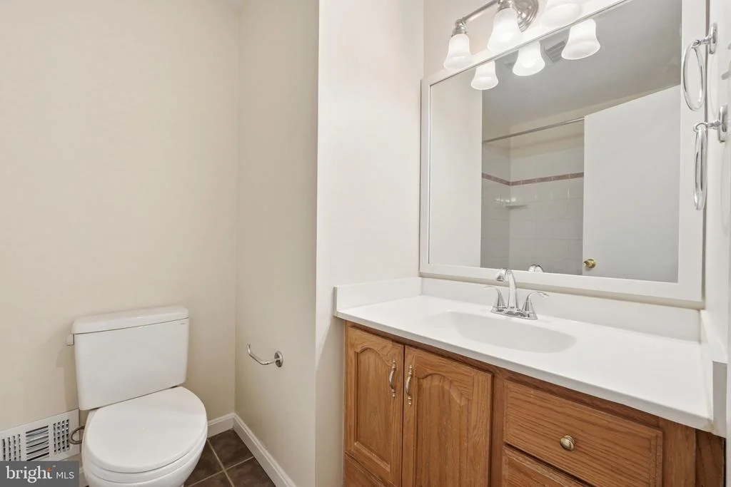 Photo of 14204 PICCADILLY ROAD