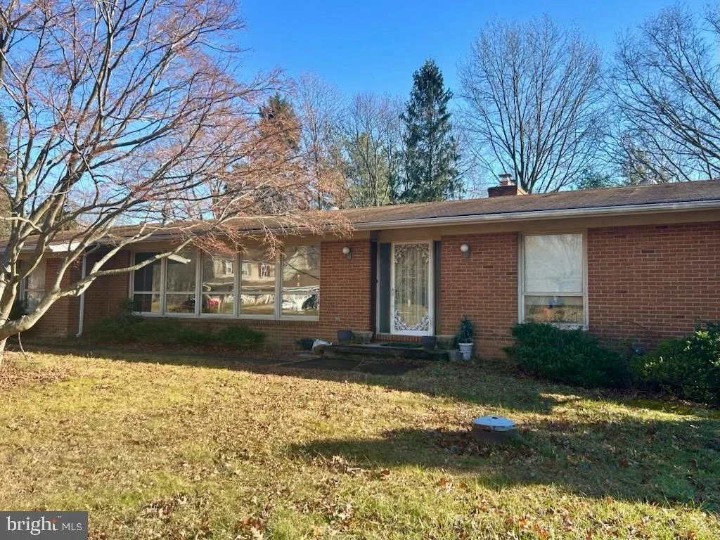 Photo of 3007 SUFFOLK LANE