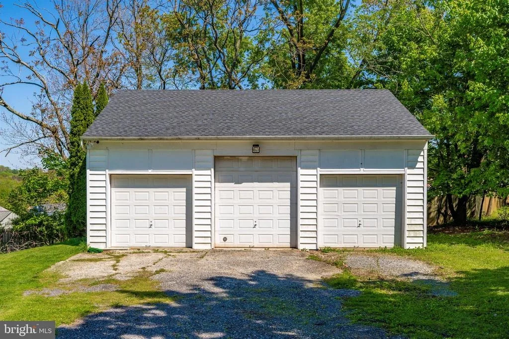Photo of 25103 OAK DRIVE