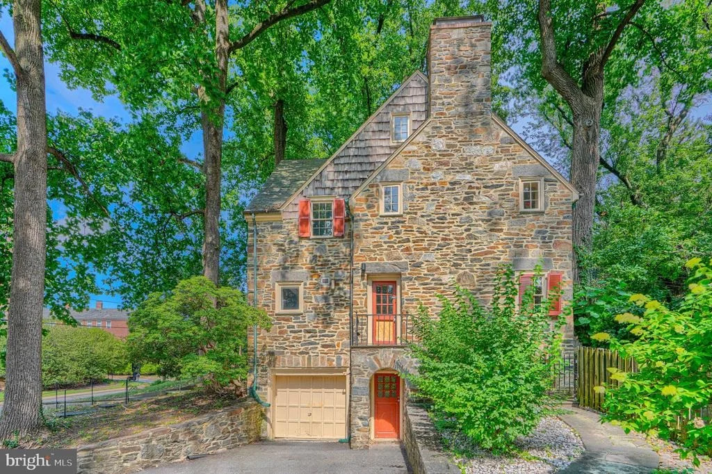 Photo of 15 W COLD SPRING LANE