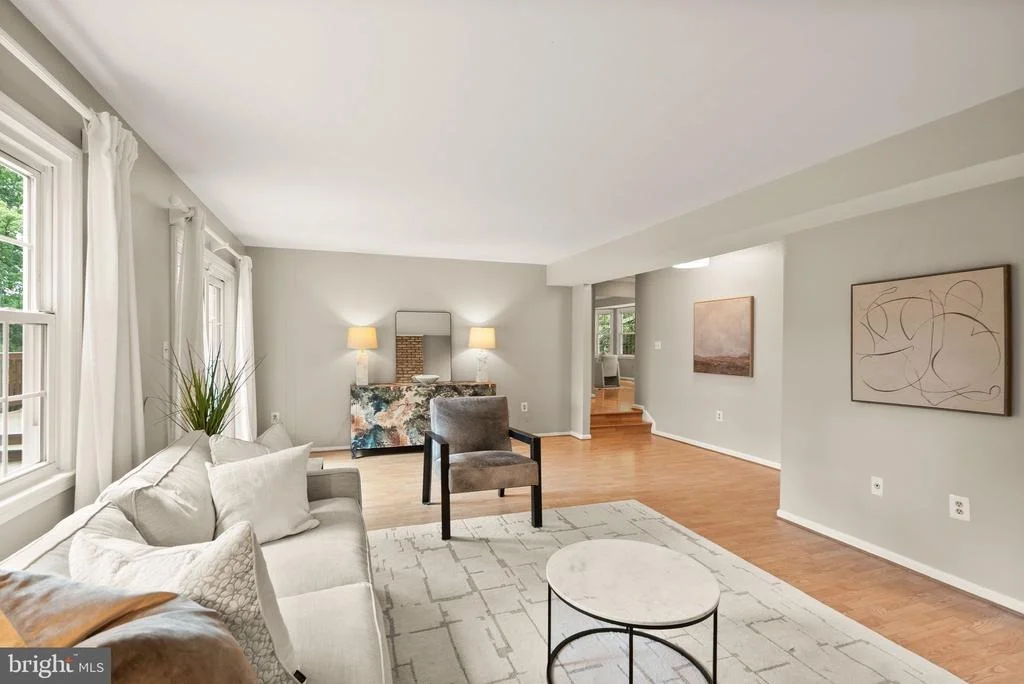Photo of 8906 TAILCOAT COURT