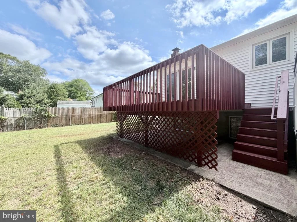 Photo of 806 SUNSET DRIVE