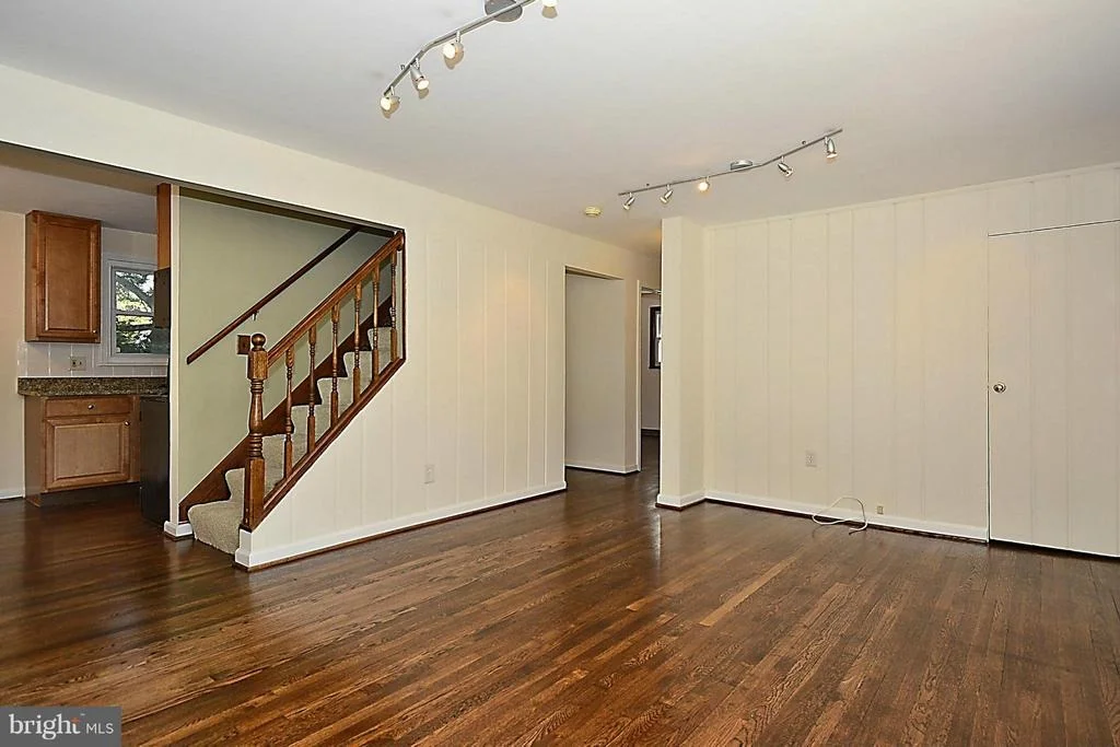 Photo of 1007 KERWIN ROAD