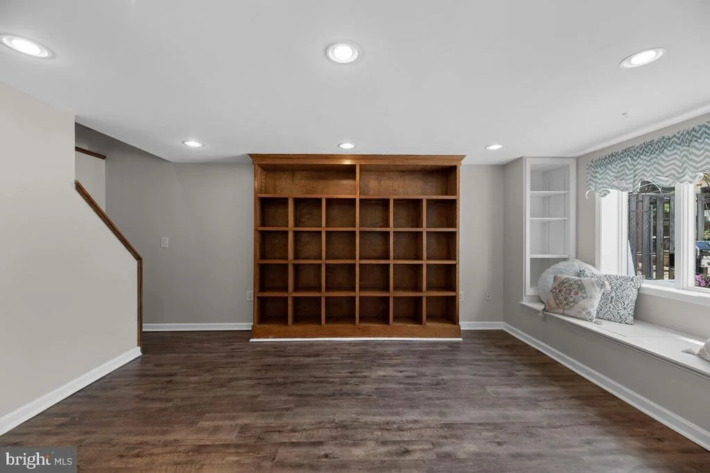 Photo of 607 REST AVENUE