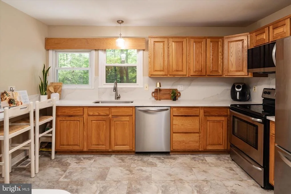 Photo of 2194 HALLMARK COURT