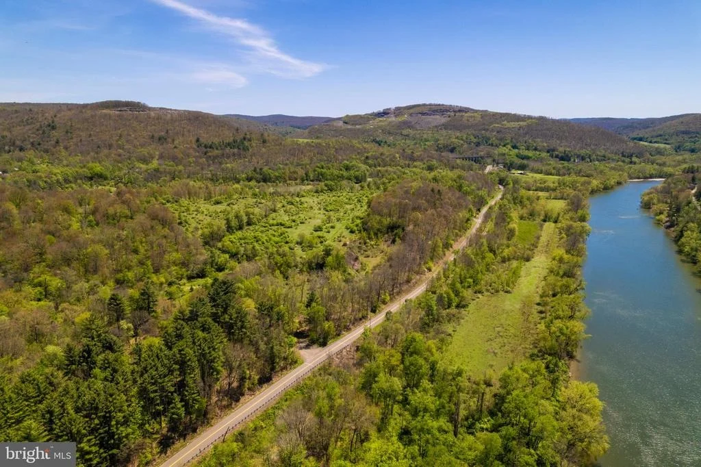 Photo of 007 STATE LINE ROAD