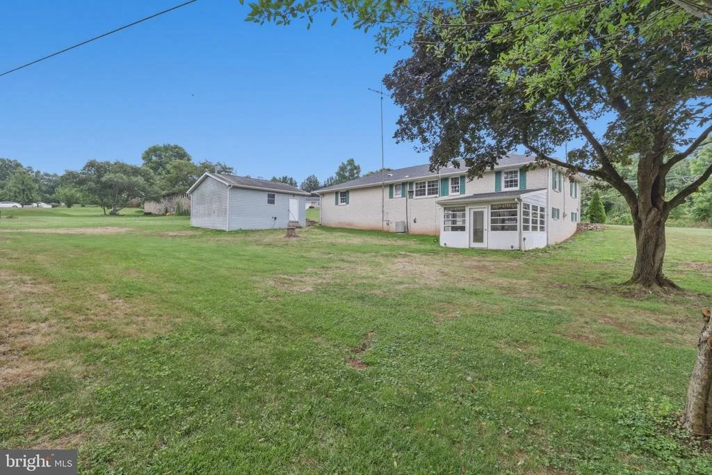 Photo of 5893 AMBAU ROAD