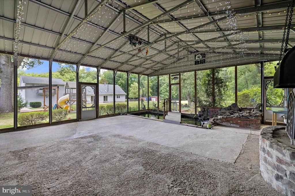 Photo of 8517 NEW CUT ROAD