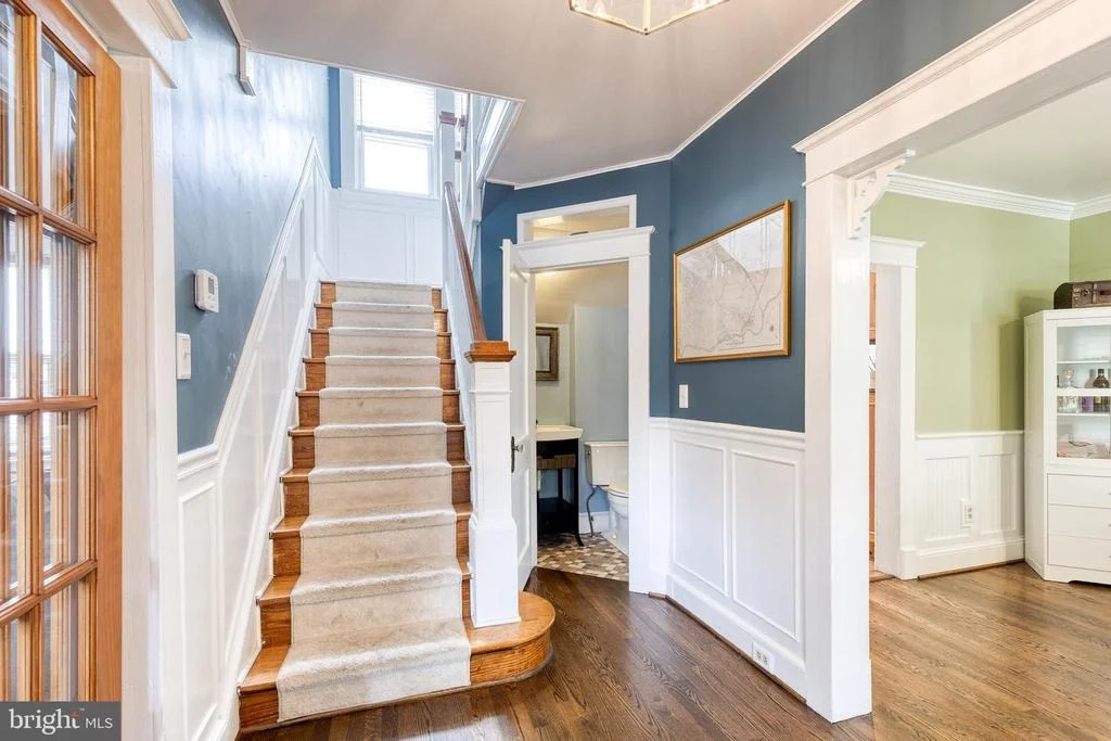 Photo of 1704 LINCOLN DRIVE