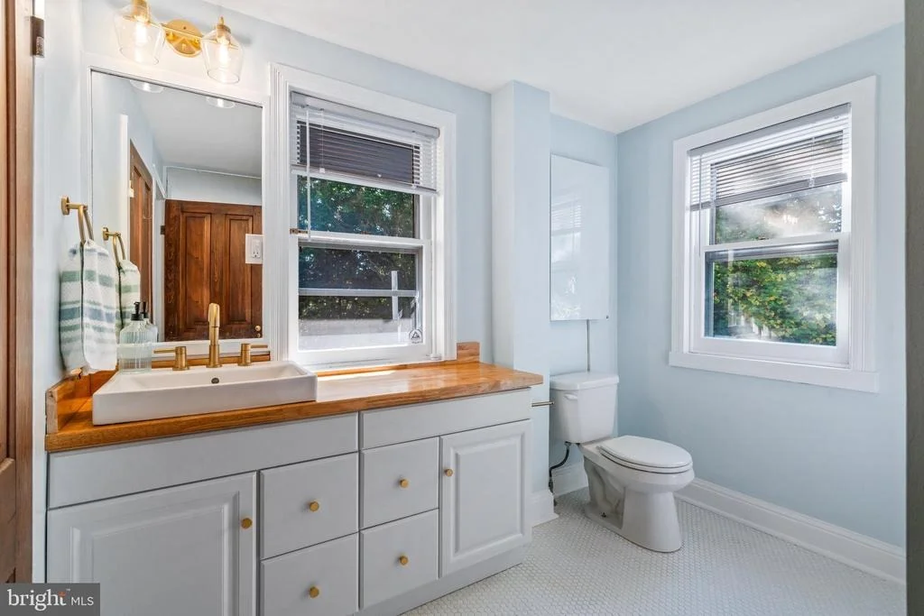 Photo of 212 E 3RD STREET