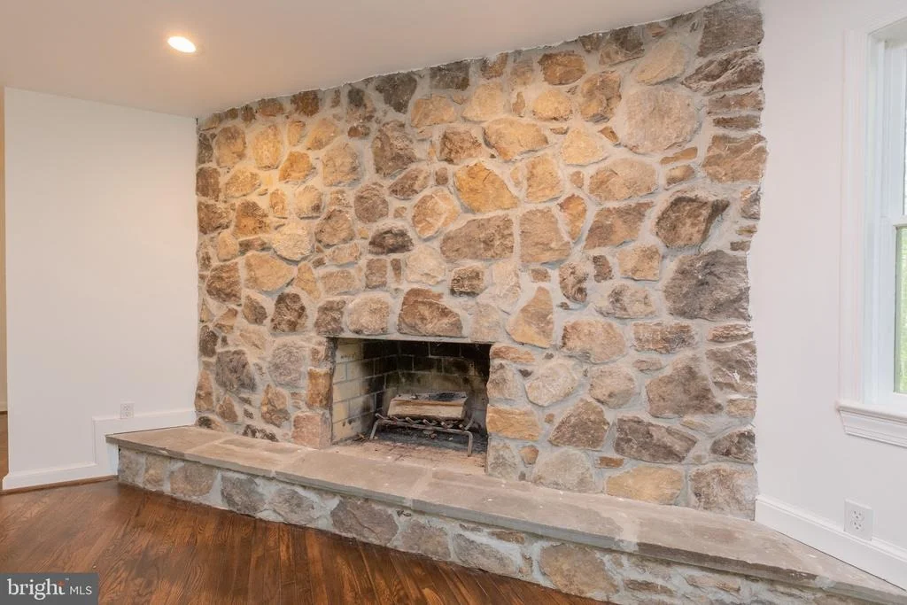 Photo of 2240 GREENVALLEY DRIVE
