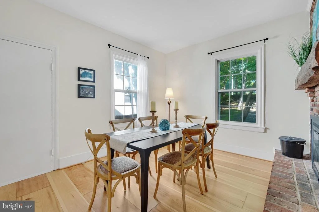 Photo of 2418 FOREST GLEN ROAD