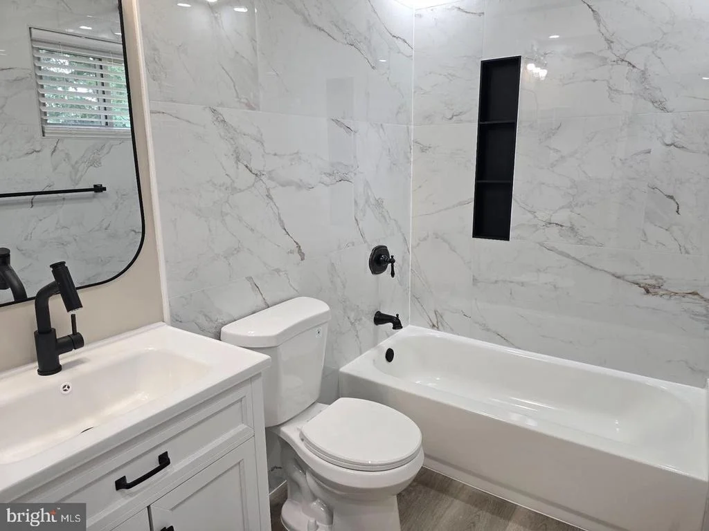 Photo of 6318 BARRS LANE