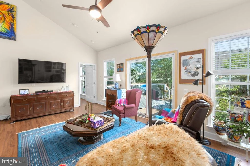 Photo of 6 WHALEBACK LANE