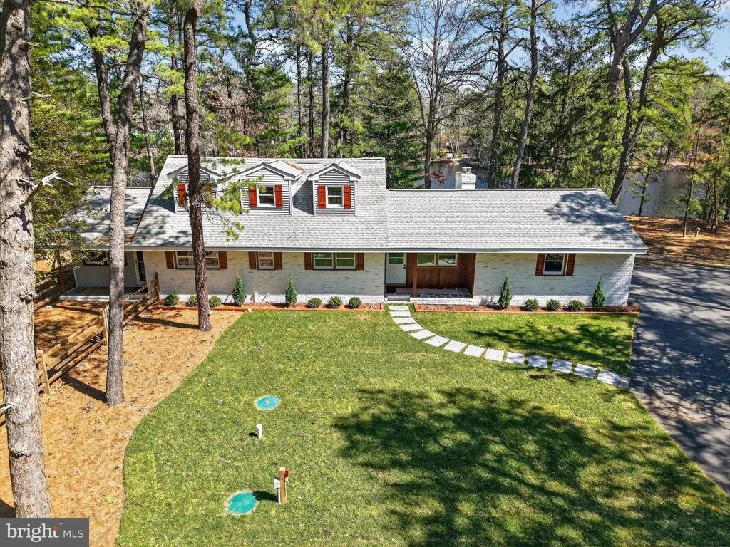 Photo of 113 W CENTENNIAL DRIVE