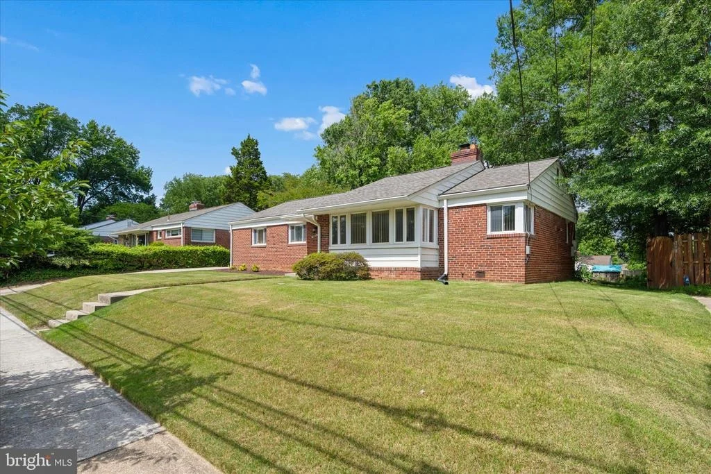 Photo of 6803 ADELPHI ROAD