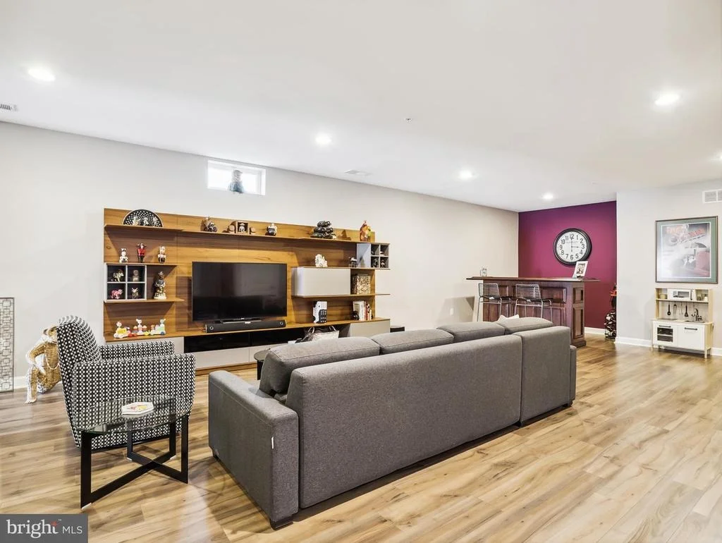 Photo of 2936 LEVEE DRIVE