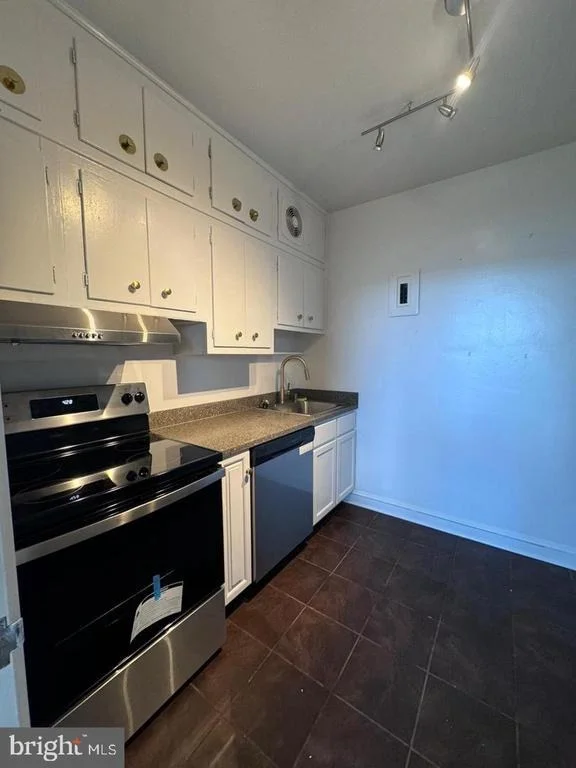Photo of Unit 708 at 3601 GREENWAY