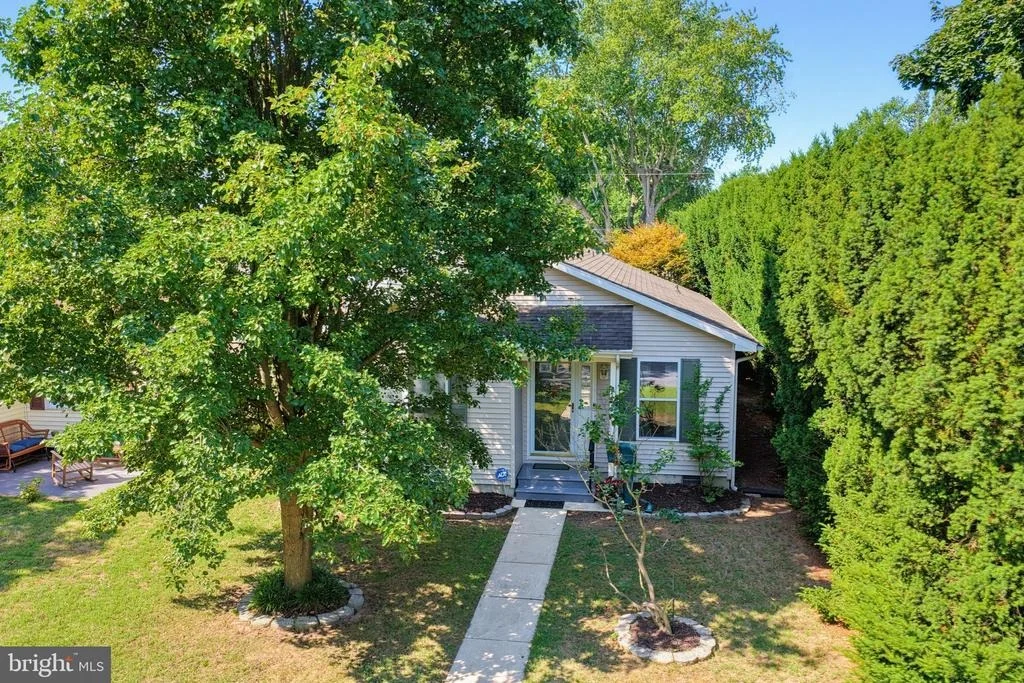 Photo of 50 N HALSEY ROAD