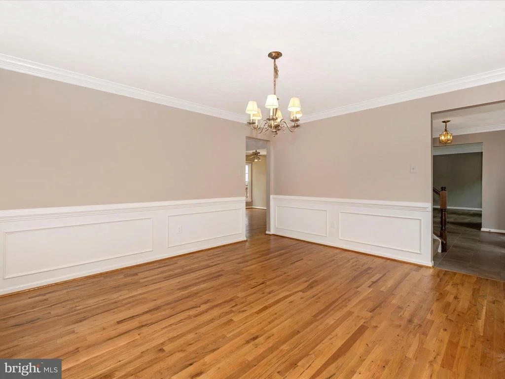 Photo of 112 BOOKHAM LANE