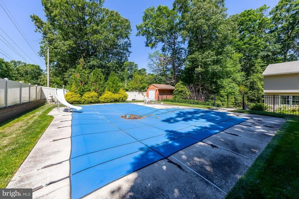 Photo of 73 COLONIAL TERR