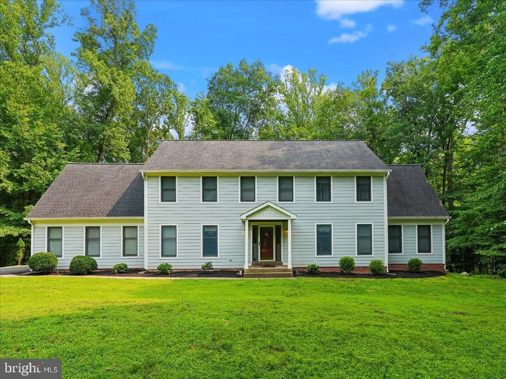 Photo of 8253 HONEYSUCKLE ROAD