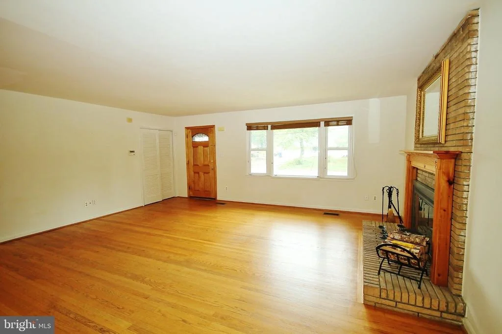 Photo of 5504 INVERCHAPEL ROAD