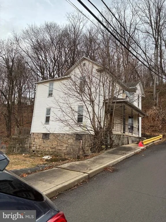 Photo of 107 OAKVIEW DRIVE