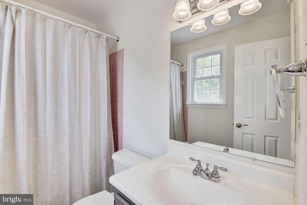 Photo of 1313 CROCKETT LANE
