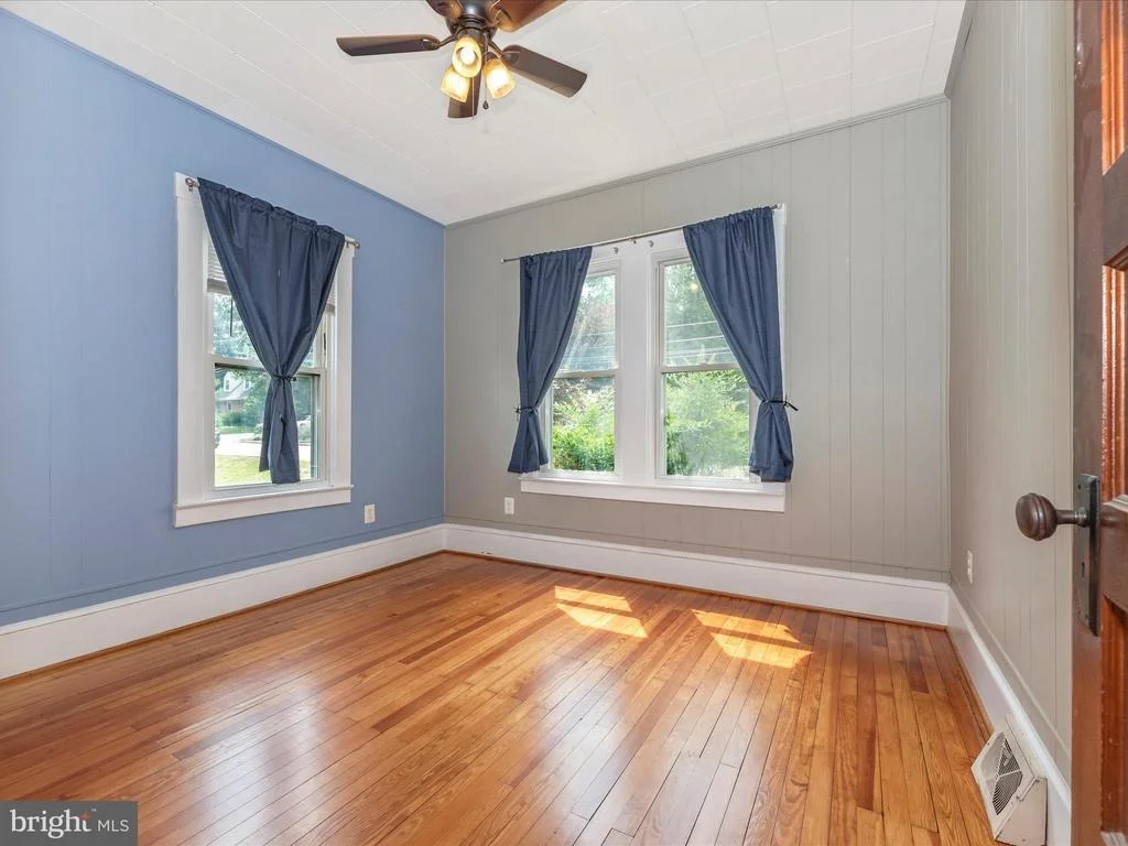 Photo of 405 CARROLL AVENUE