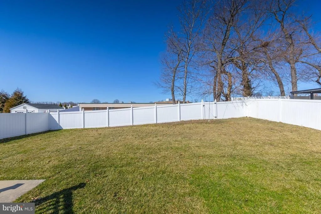 Photo of 633 WORCESTER DRIVE