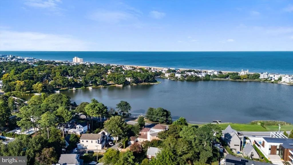 Photo of 20340 SILVER LAKE DRIVE