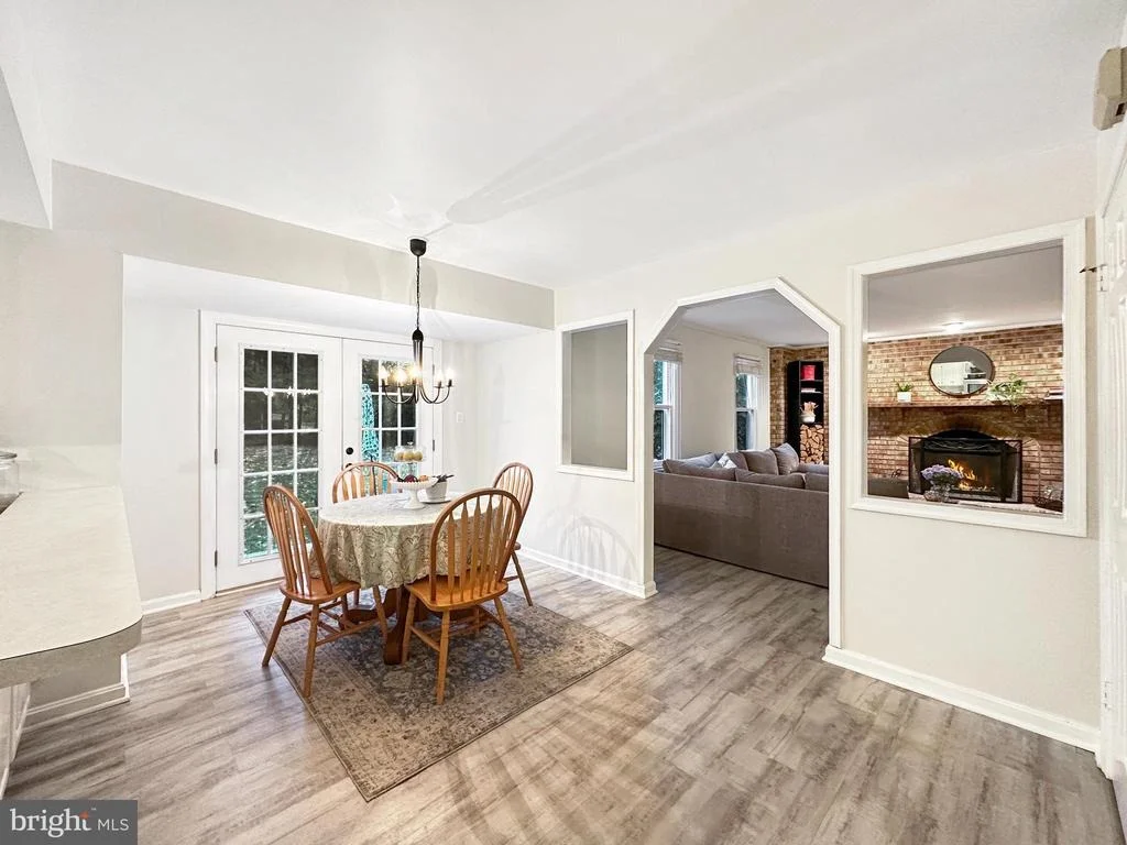 Photo of 325 SOAPSTONE LANE