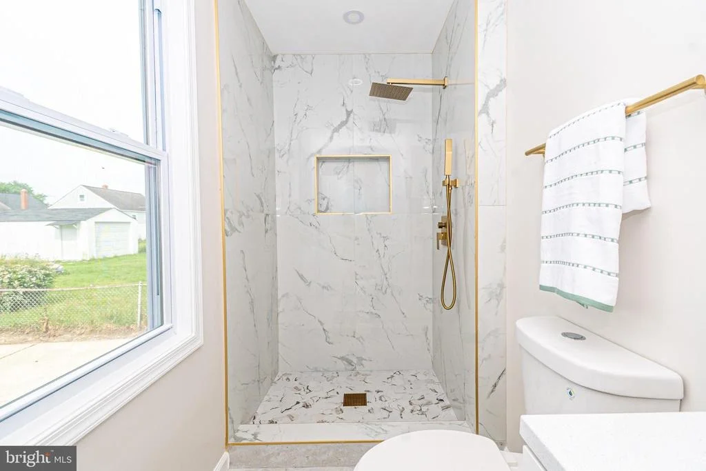Photo of 1219 N POINT ROAD