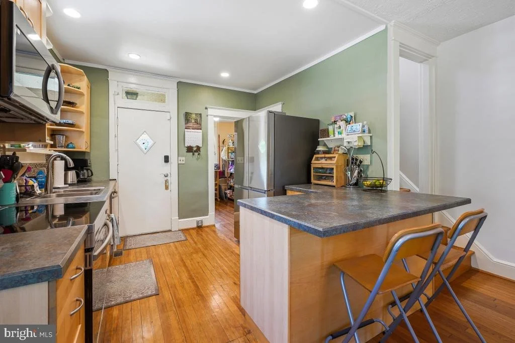 Photo of 6031 3RD STREET NW