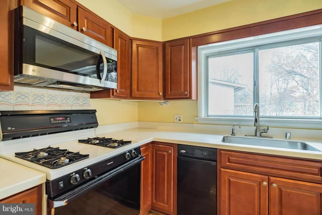 Photo of 10205 RUSTIC LANE
