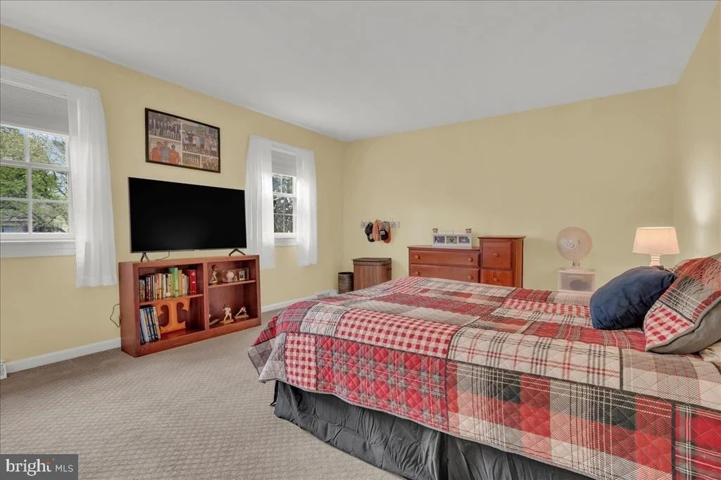 Photo of 57 TENBY CHASE DRIVE