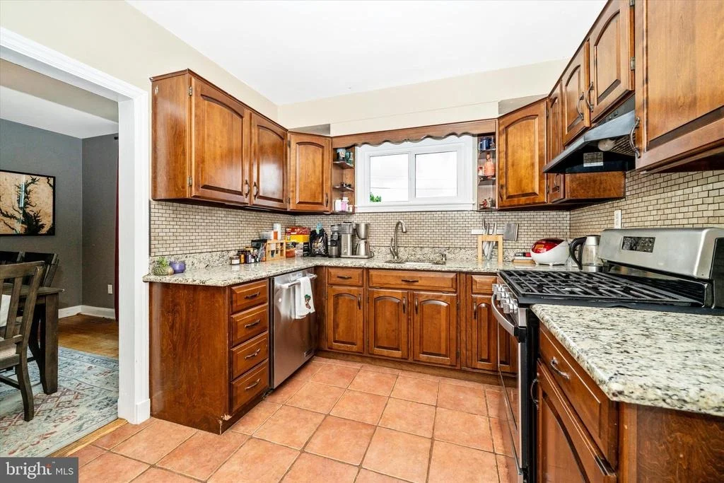 Photo of 5521 WATERLOO ROAD