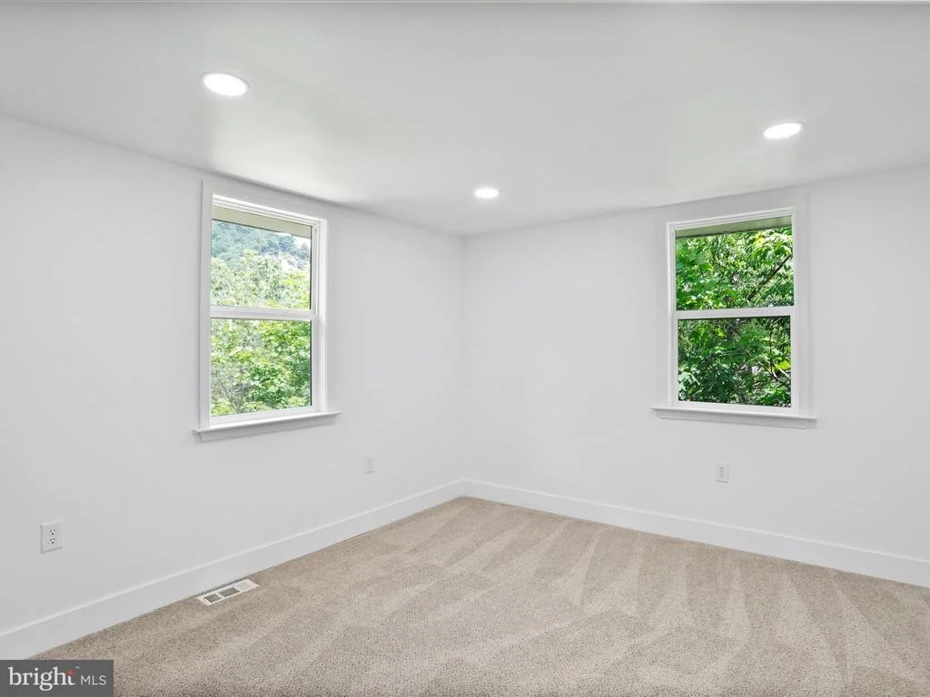 Photo of 535 HARRISON AVENUE
