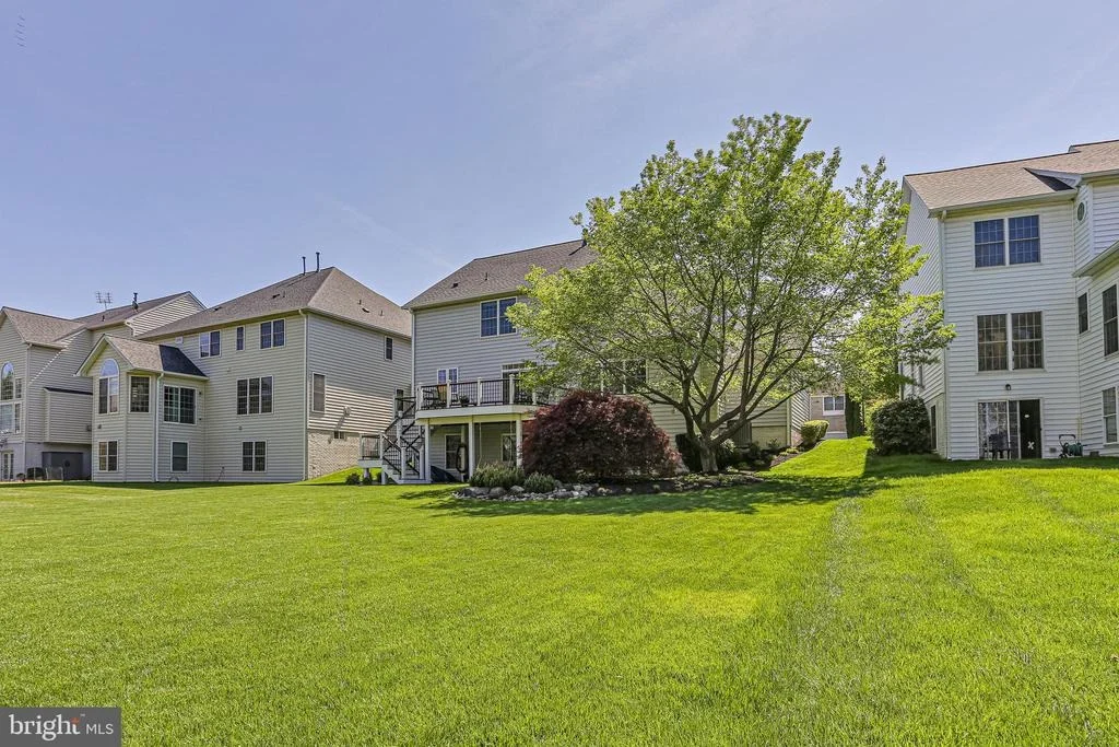 Photo of 9703 ROYAL CREST CIRCLE