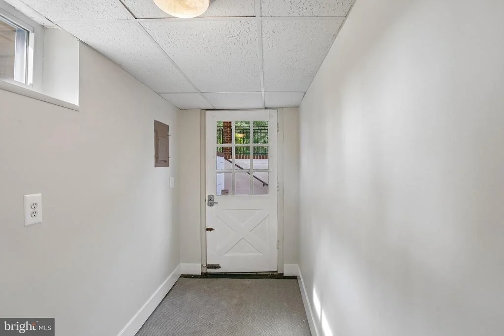 Photo of 833 MEADOW ROAD