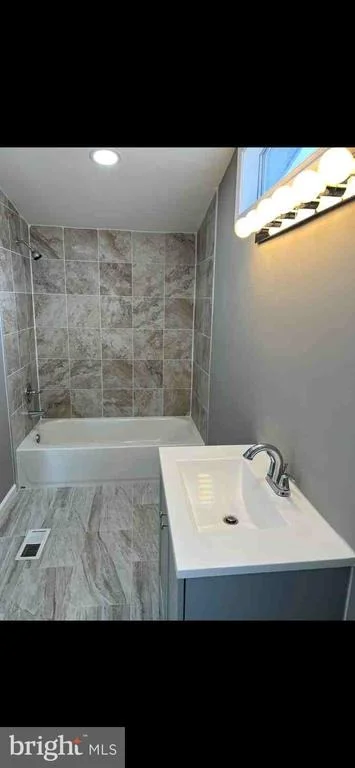 Photo of 100 LARIAT ROAD