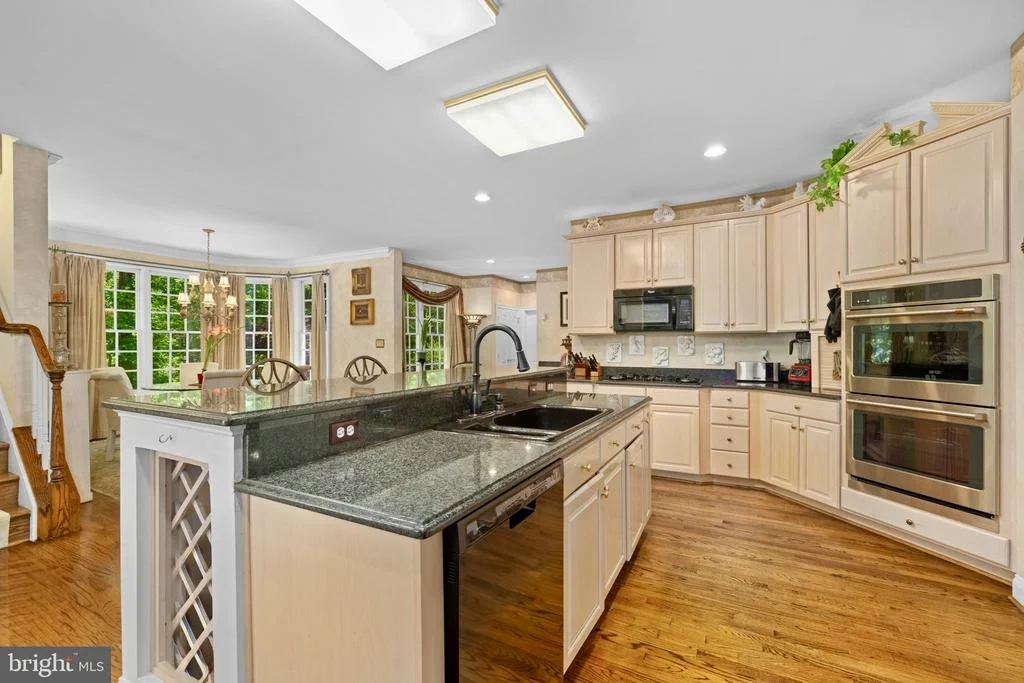 Photo of 897 CHINQUAPIN ROAD
