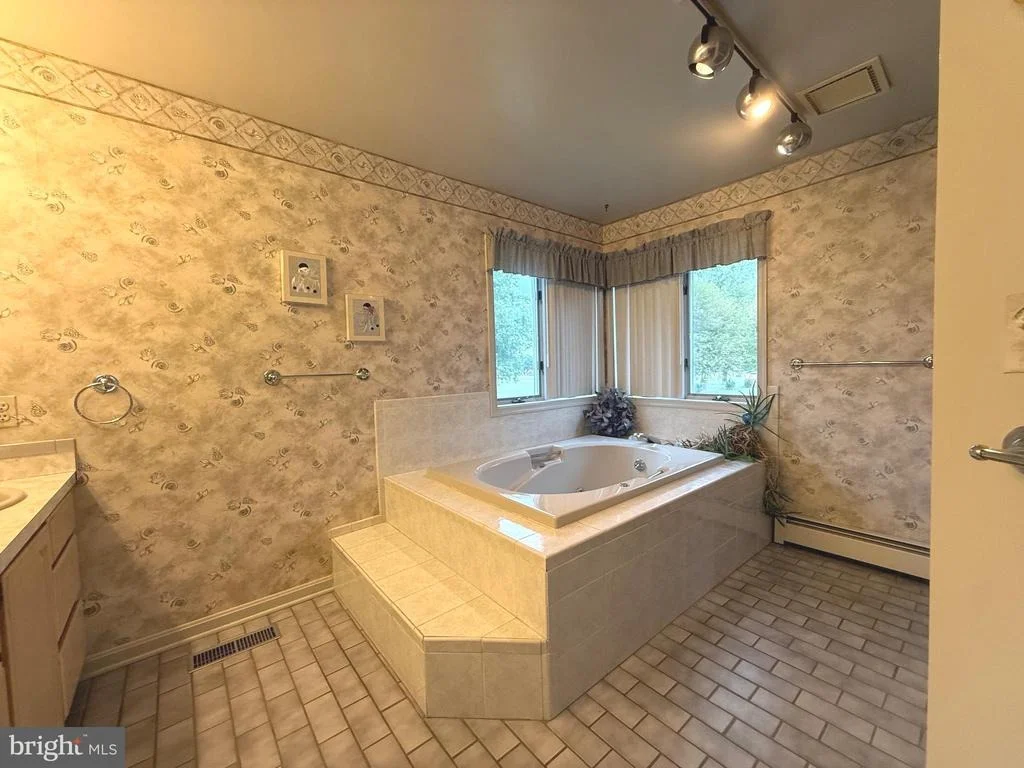 Photo of 7252 MEADOW LANE