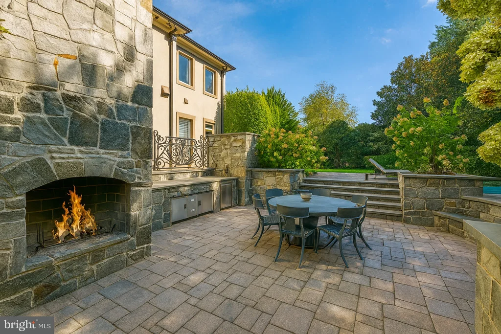 Photo of 8305 FOX HAVEN DRIVE
