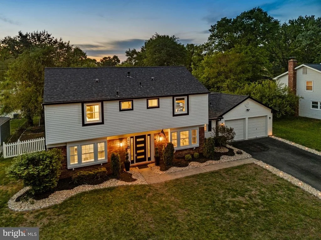 Photo of 4202 MINSTRELL LANE