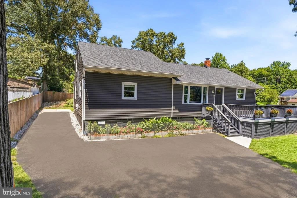 Photo of 1402 NORCROSS LANE